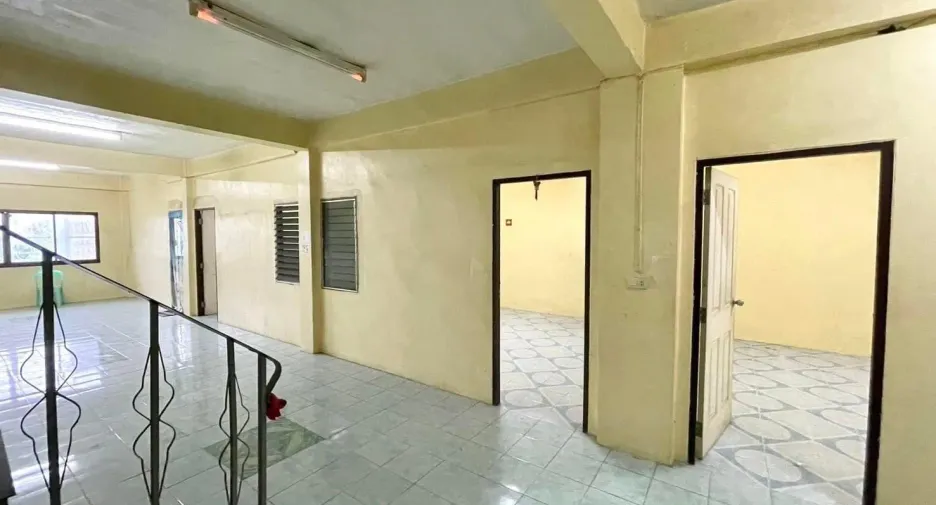 À vendre 14 chambres maison de ville à Bang Bon, Bangkok