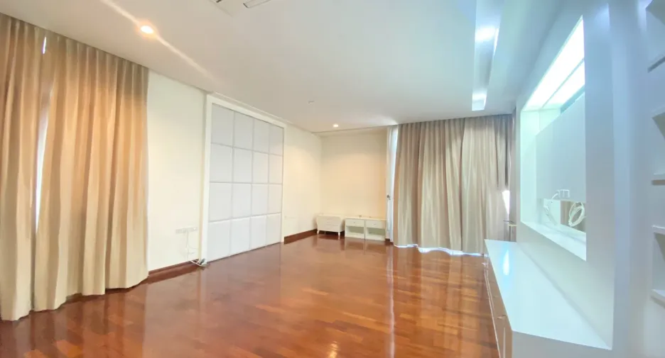 À vendre 5 chambres villa à Khan Na Yao, Bangkok