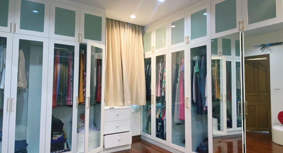 À vendre 5 chambres villa à Khan Na Yao, Bangkok