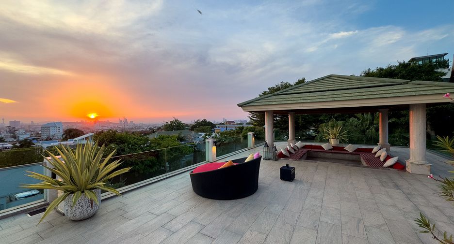 Villa en venta de 7 habitaciones en Bang Lamung, Chonburi