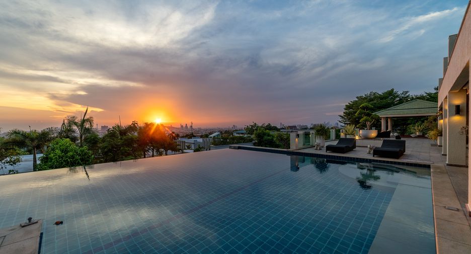 Villa en venta de 7 habitaciones en Bang Lamung, Chonburi