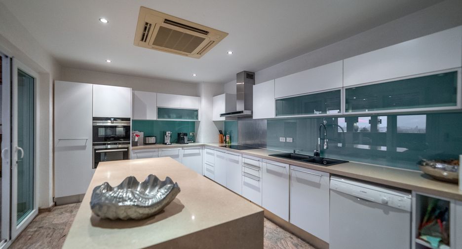 Villa en venta de 7 habitaciones en Bang Lamung, Chonburi
