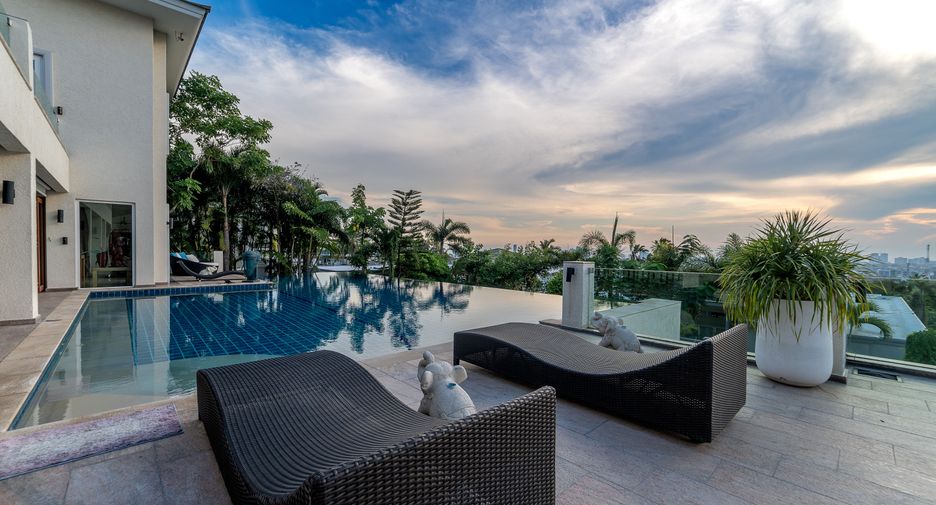 Villa en venta de 7 habitaciones en Bang Lamung, Chonburi