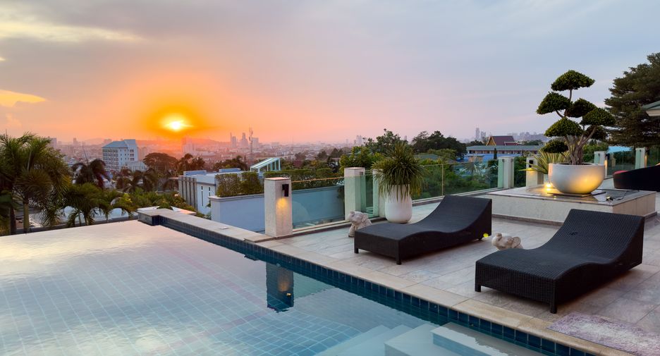 Villa en venta de 7 habitaciones en Bang Lamung, Chonburi