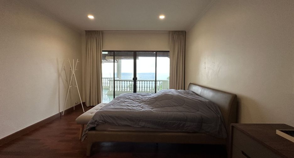 For rent 3 bedrooms condo in Sattahip, Chonburi
