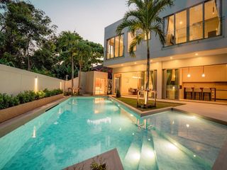 Villa en venta de 4 habitaciones en Mueang Phuket, Phuket