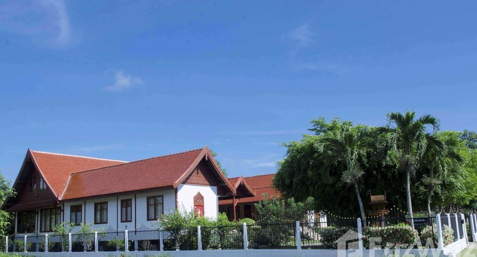 For sale 7 bedrooms villa in Mueang Chanthaburi, Chanthaburi