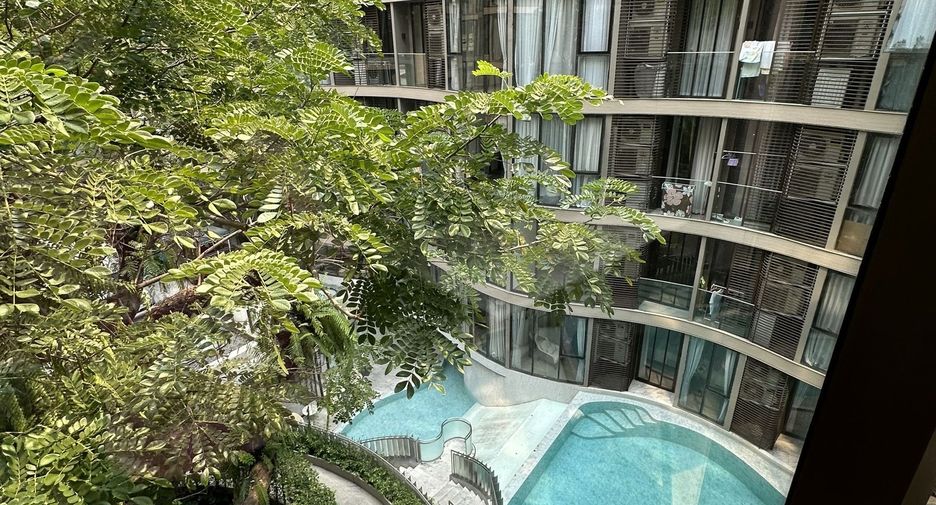 For sale 2 bedrooms condo in Khlong Toei, Bangkok