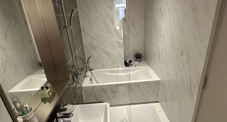 For sale 2 bedrooms condo in Khlong Toei, Bangkok