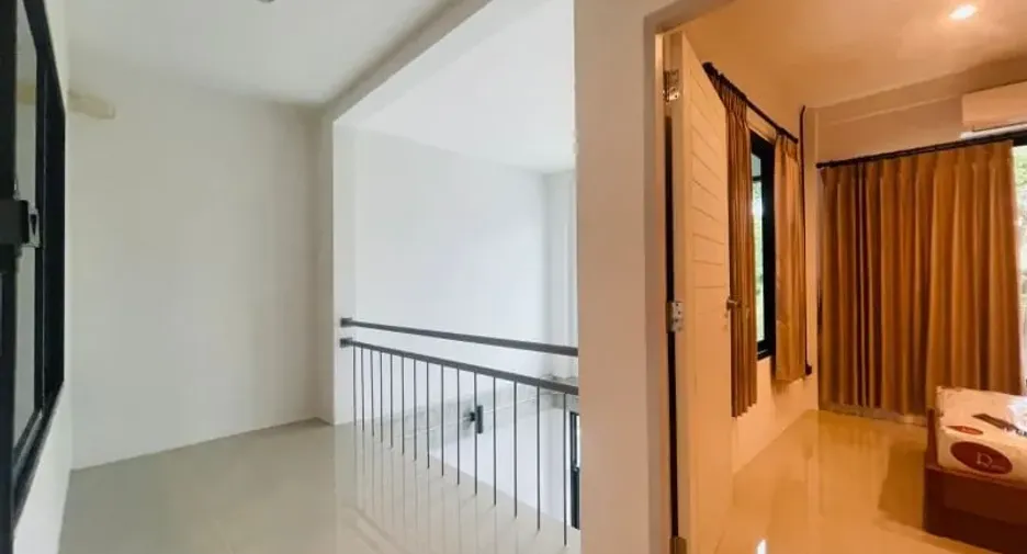 For rent 3 bedrooms townhouse in Mueang Chiang Mai, Chiang Mai