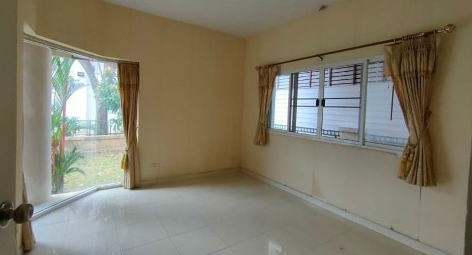 For sale 4 bedrooms house in Mueang Chiang Mai, Chiang Mai
