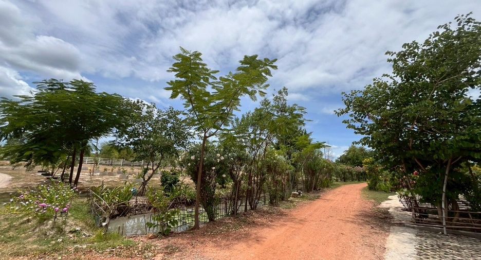 For rent 3 bedrooms house in Pran Buri, Prachuap Khiri Khan