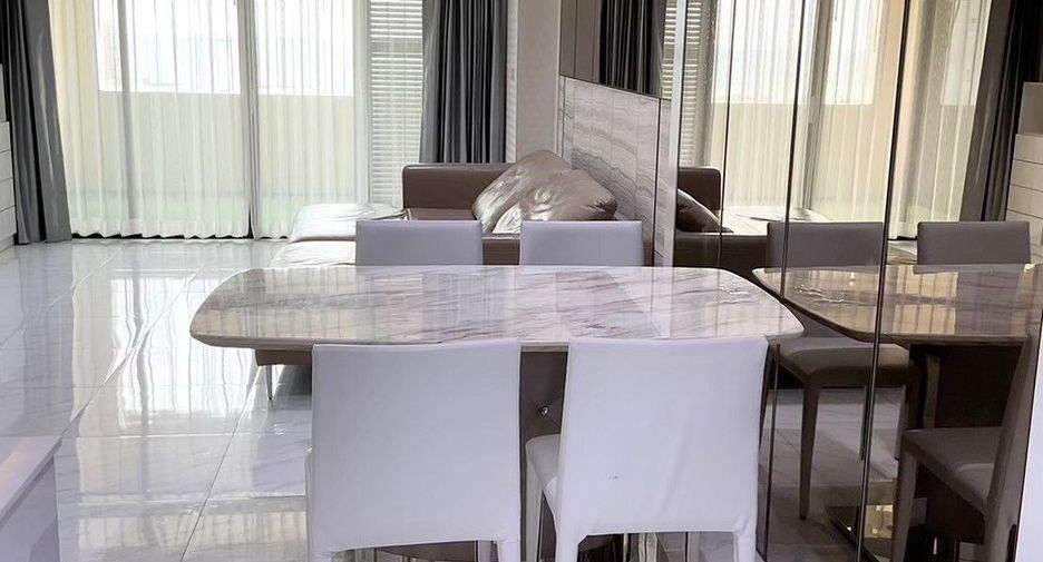 For sale 2 ベッドルーム condo in Bang Lamung, Chonburi
