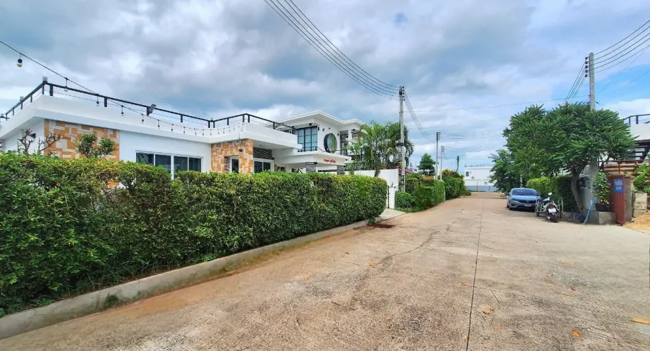 For rent 3 bedrooms villa in Hua Hin, Prachuap Khiri Khan