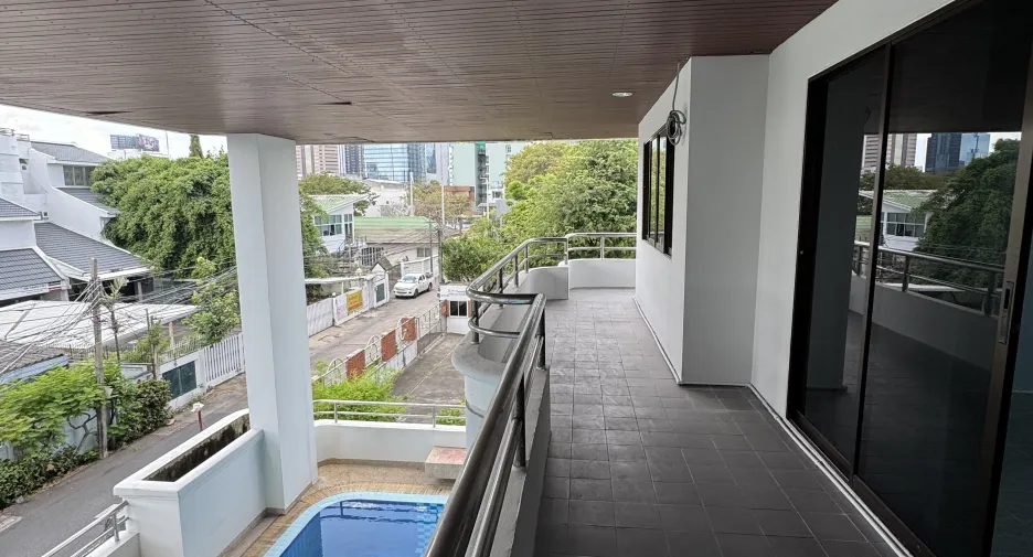 For sale 2 bedrooms condo in Chatuchak, Bangkok