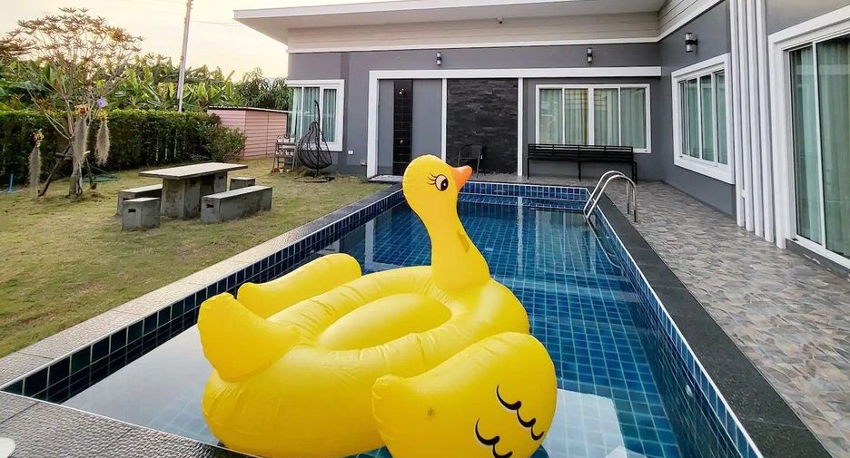 For rent 3 bedrooms villa in Mueang Chiang Mai, Chiang Mai