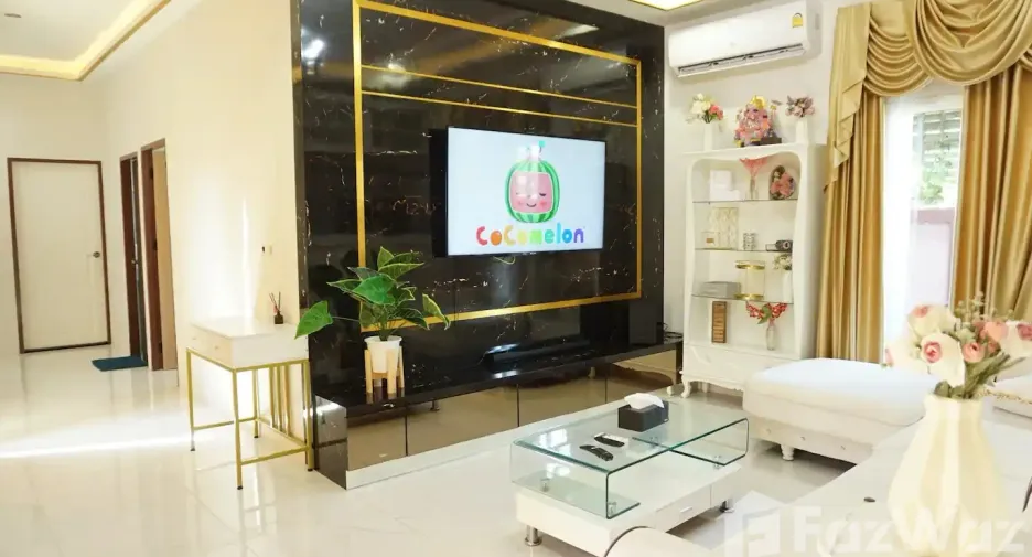 For rent 3 bedrooms villa in Mueang Chiang Mai, Chiang Mai