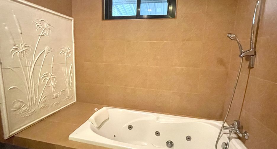 For rent 4 bedrooms house in Hua Hin, Prachuap Khiri Khan