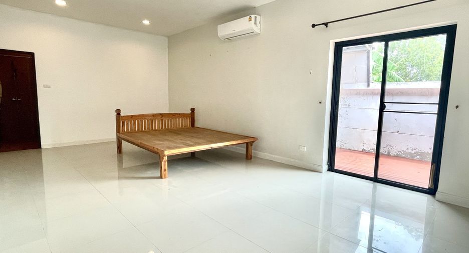 For rent 4 bedrooms house in Hua Hin, Prachuap Khiri Khan