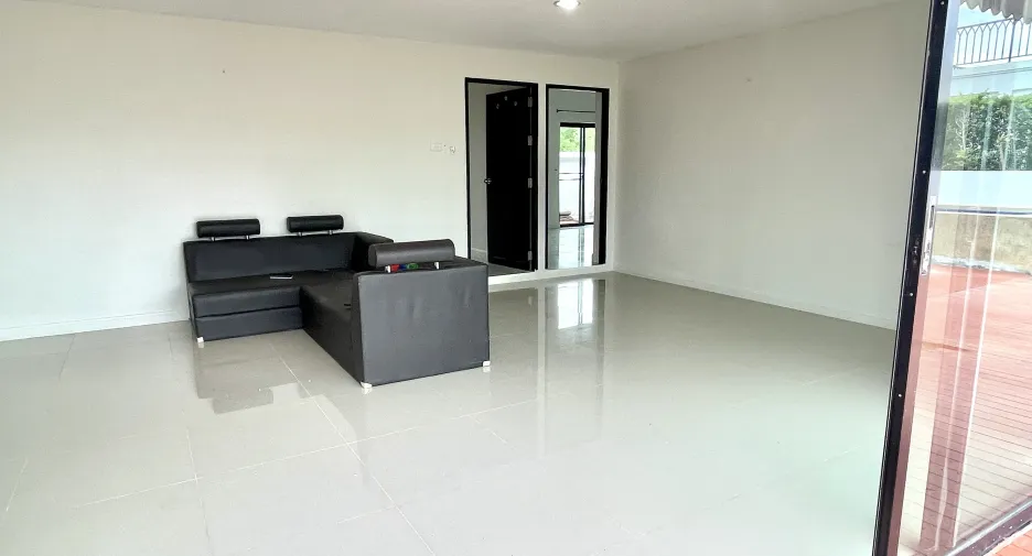 For rent 4 bedrooms house in Hua Hin, Prachuap Khiri Khan