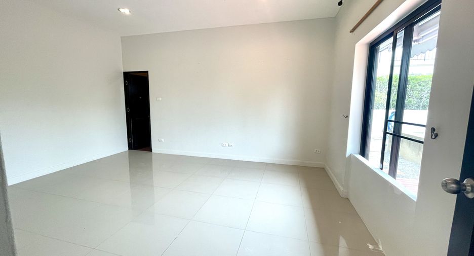For rent 4 bedrooms house in Hua Hin, Prachuap Khiri Khan