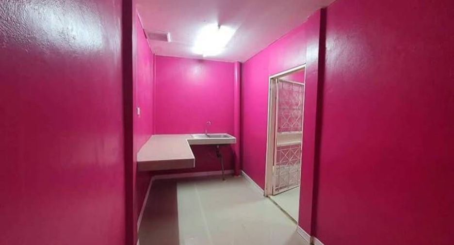 出售 2 卧室 联排别墅 在 Khlong Luang, Pathum Thani