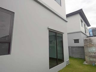 For sale 4 bedrooms house in Lat Krabang, Bangkok