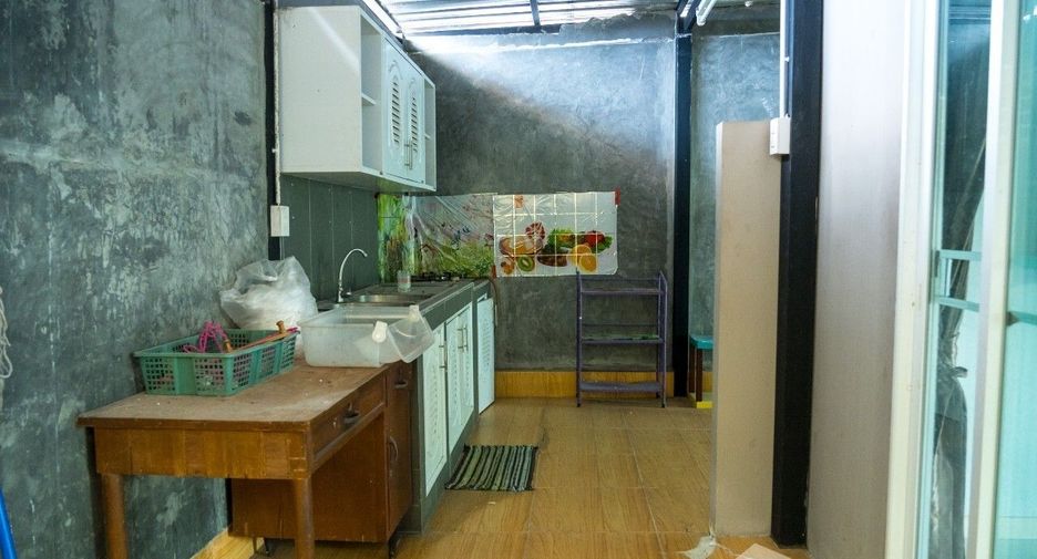 For sale 2 ベッドルーム townhouse in Lat Krabang, Bangkok
