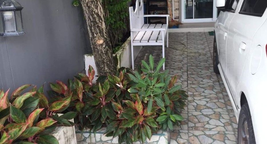 For sale 2 ベッドルーム townhouse in Lat Krabang, Bangkok