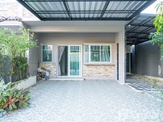 For sale 2 bedrooms townhouse in Lat Krabang, Bangkok