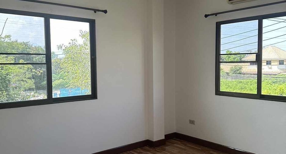 出租 5 卧室 独立屋 在 San Sai, Chiang Mai