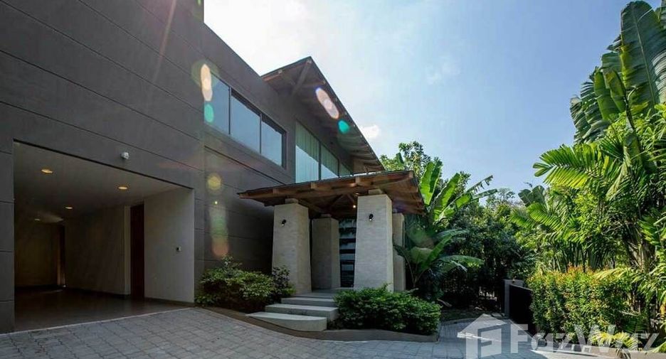 À louer 4 chambres villa à Thalang, Phuket