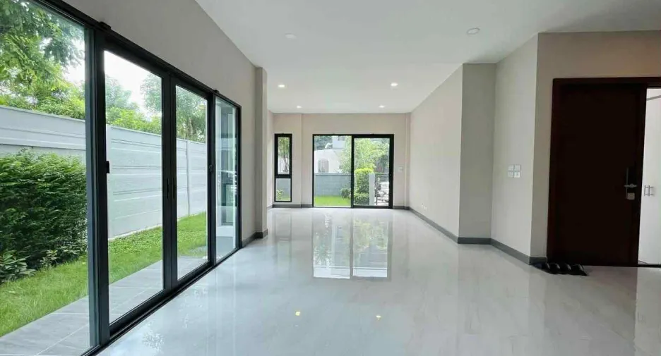 Casa en venta de 4 habitaciones en Prawet, Bangkok