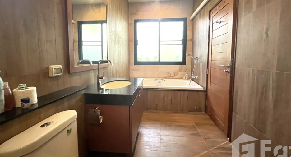 For sale 3 bedrooms villa in Mueang Phuket, Phuket