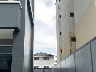 Продажа и аренда офис в Хуаи Кхщанг, Бангкок