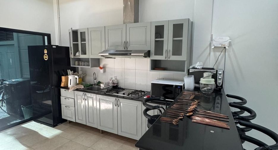 Haus zur Miete mit 3 Zimmer in Mueang Phuket, Phuket