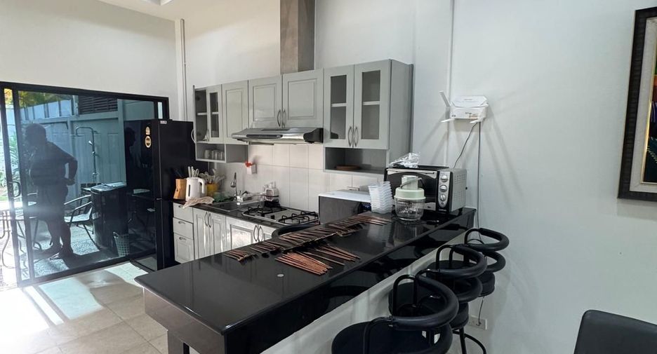 Haus zur Miete mit 3 Zimmer in Mueang Phuket, Phuket
