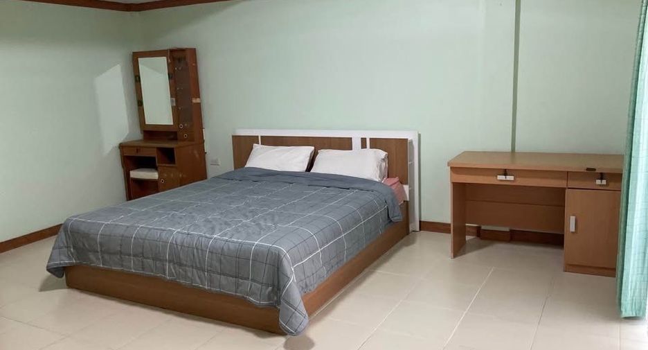 For rent 4 bedrooms townhouse in Hua Hin, Prachuap Khiri Khan