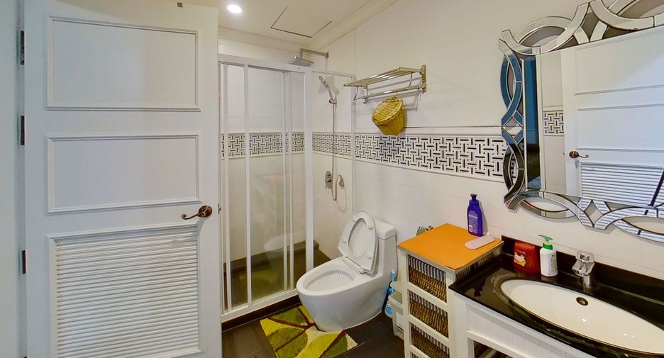 For rent 4 bedrooms condo in Bang Lamung, Chonburi