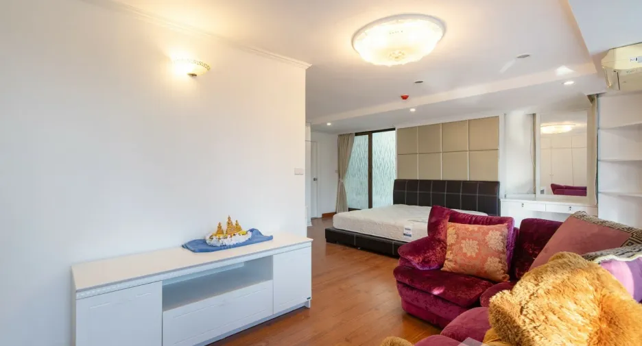 Wohnung zum Kauf mit 3 Zimmer in Watthana, Bangkok