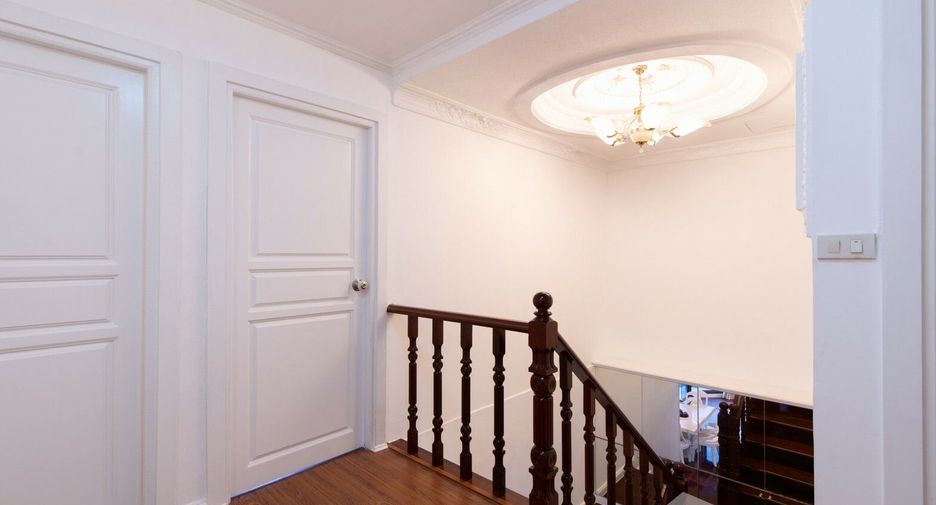 Wohnung zum Kauf mit 3 Zimmer in Watthana, Bangkok