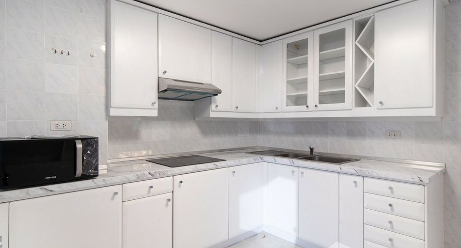 Wohnung zum Kauf mit 3 Zimmer in Watthana, Bangkok