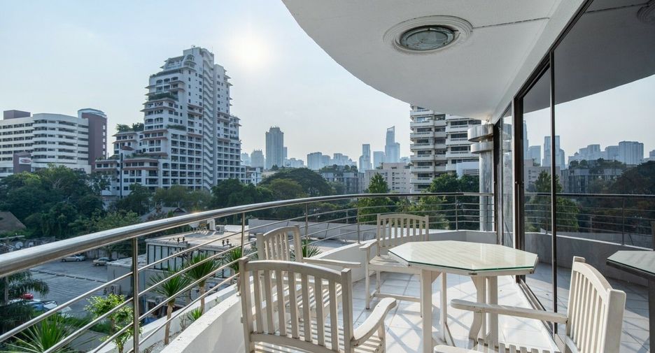 Wohnung zum Kauf mit 3 Zimmer in Watthana, Bangkok