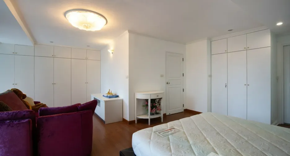 Wohnung zum Kauf mit 3 Zimmer in Watthana, Bangkok