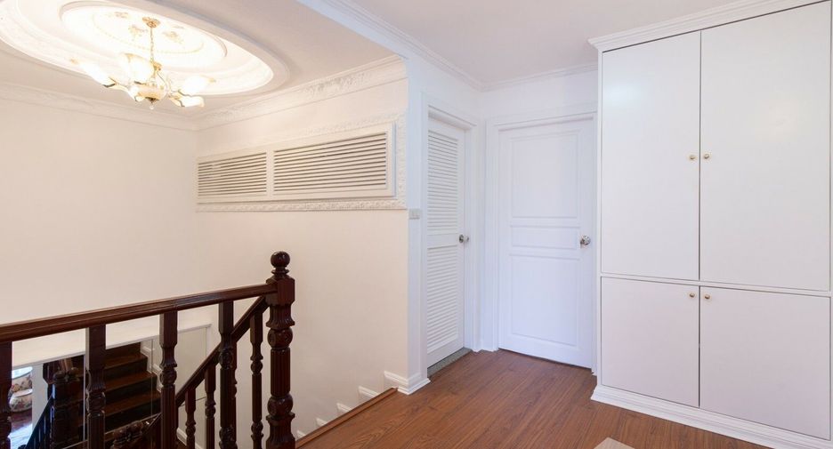 Wohnung zum Kauf mit 3 Zimmer in Watthana, Bangkok