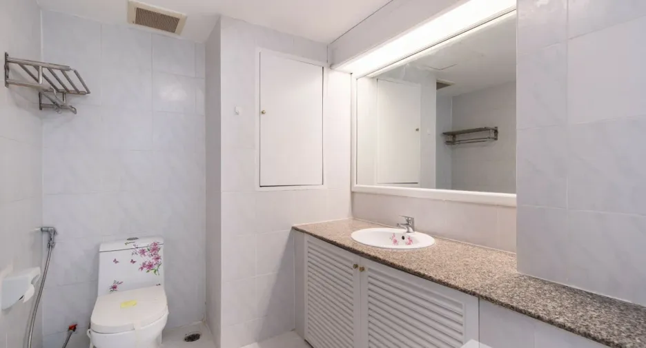 Wohnung zum Kauf mit 3 Zimmer in Watthana, Bangkok