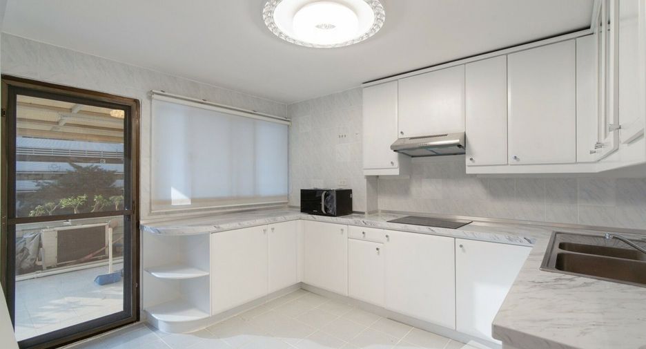 Wohnung zum Kauf mit 3 Zimmer in Watthana, Bangkok