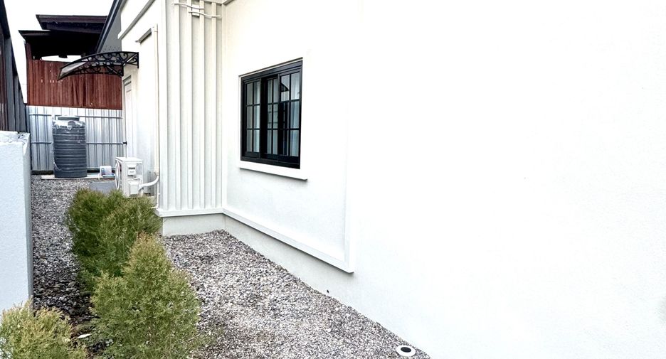 For sale 2 bedrooms house in Saraphi, Chiang Mai