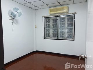 For sale 9 ベッドルーム townhouse in Bang Khae, Bangkok