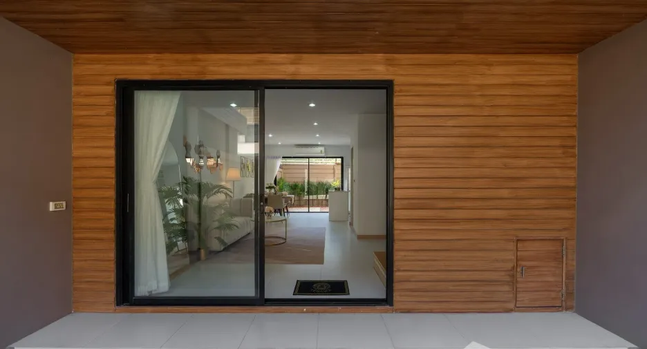 For rent 3 bedrooms townhouse in Pak Kret, Nonthaburi